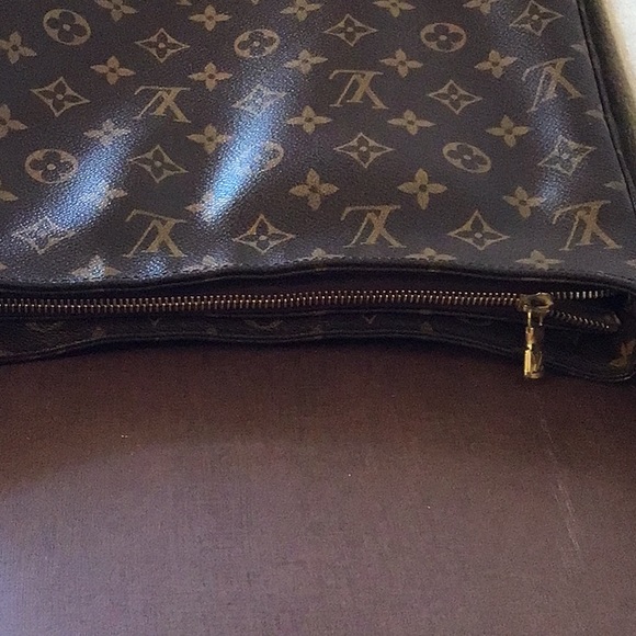 Louis Vuitton GM Looping Bag - Picture 6 of 16
